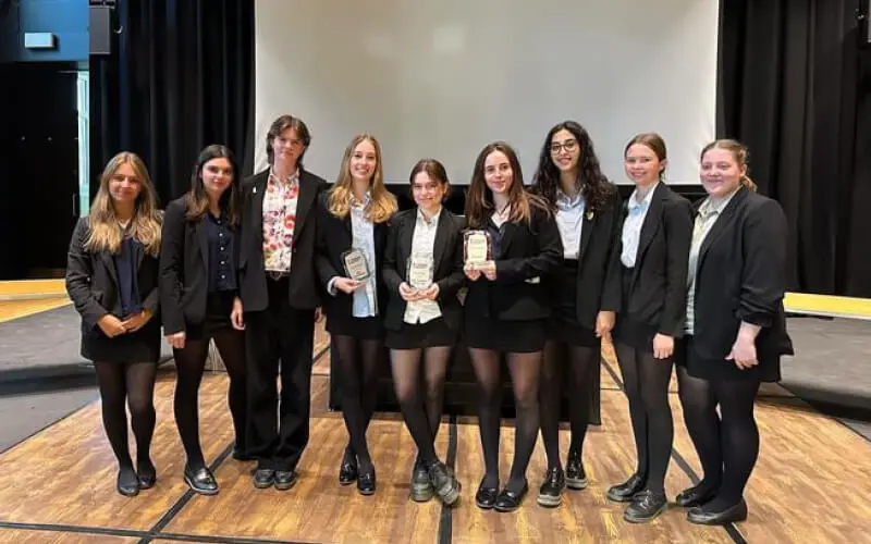 Notre-Dame-Senior-Young-Enterprise