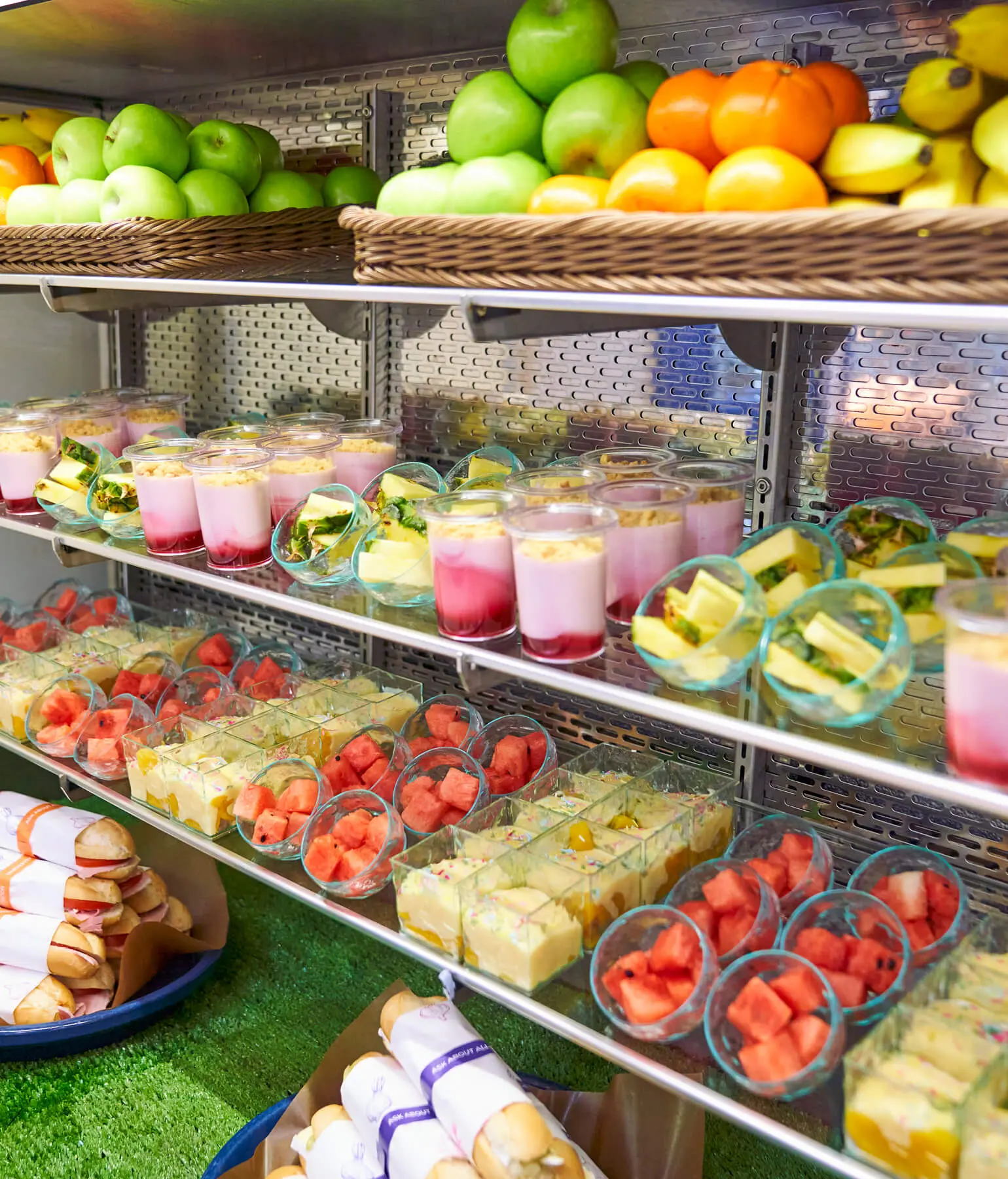 Notre-Dame-Left-Right-Block-Images-Dining2