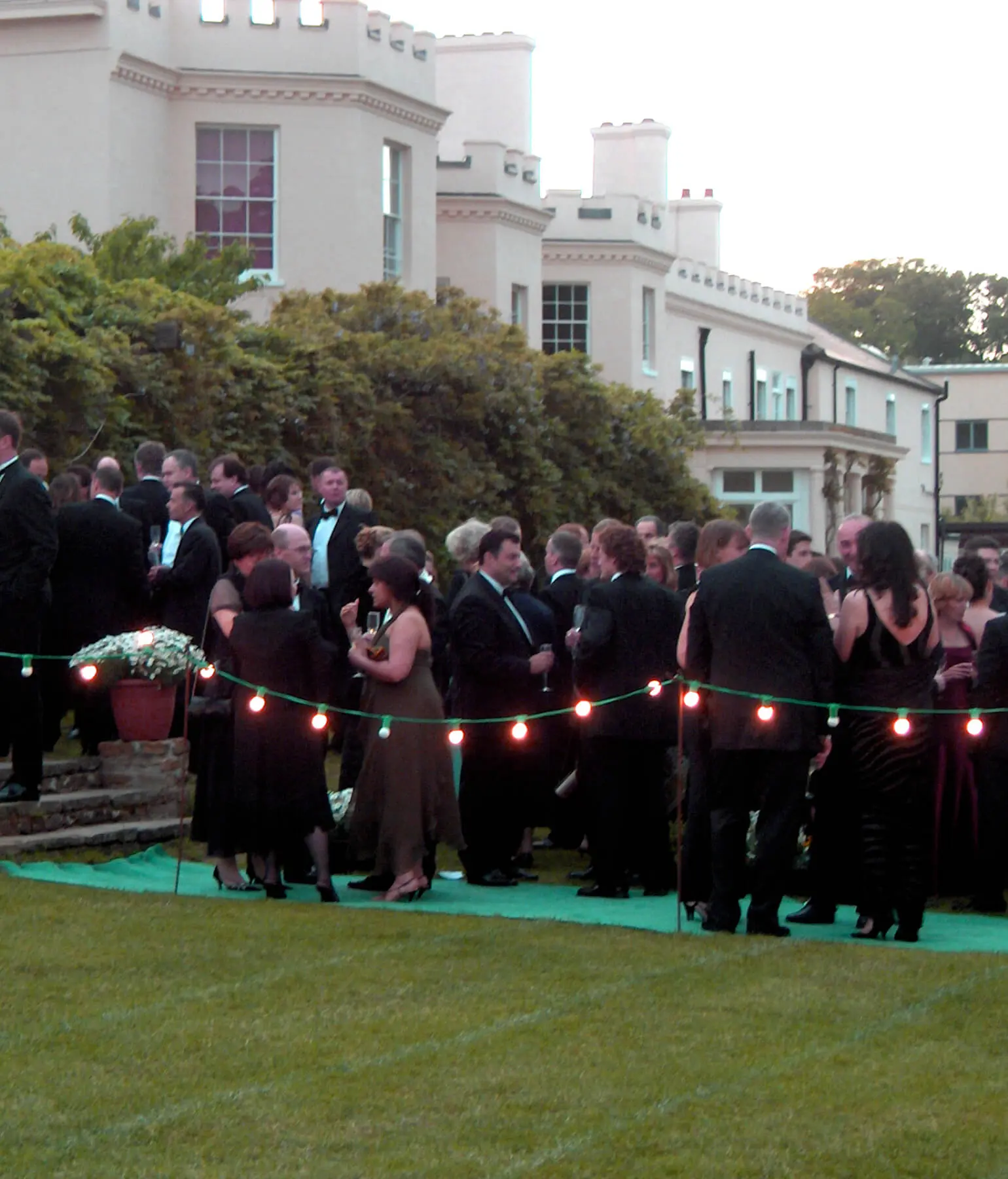 Notre-Dame-Left-Right-Block-Images-FOND1