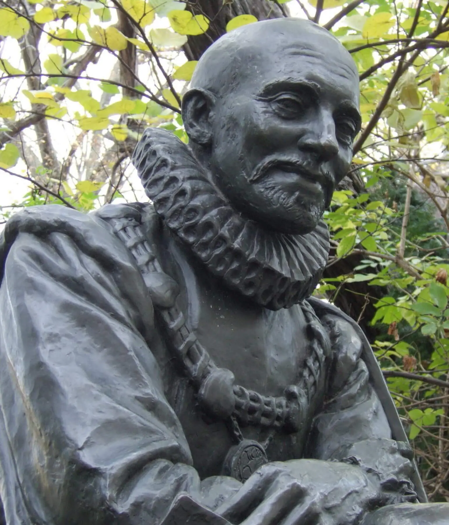 Notre-Dame-Left-Right-Block-Images-Heritage2