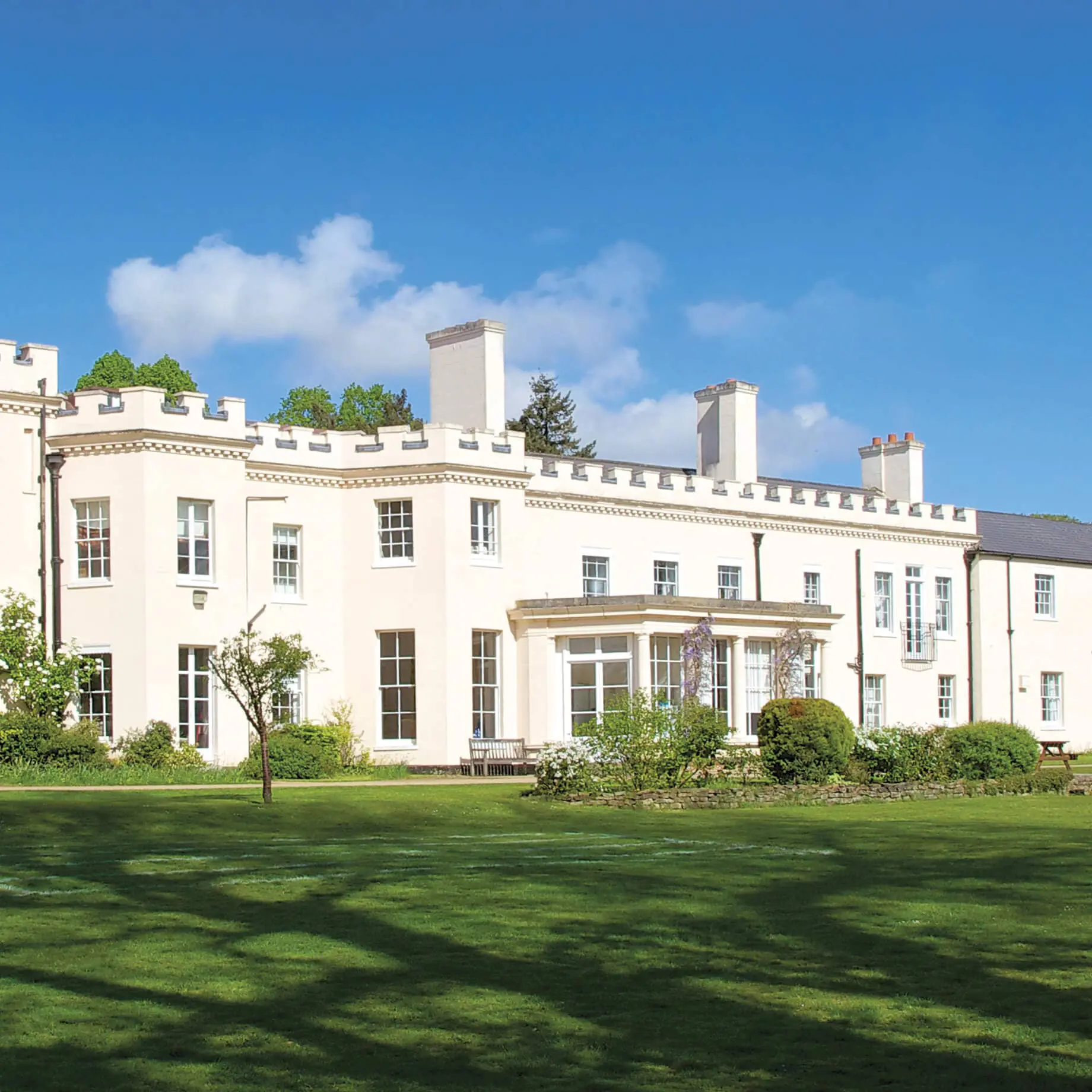 Notre-Dame-Shallow-Block-Home-Page-Mobile