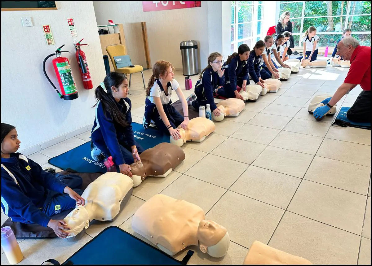 Year 6 Elmbridge Junior Citizen Centre Visit