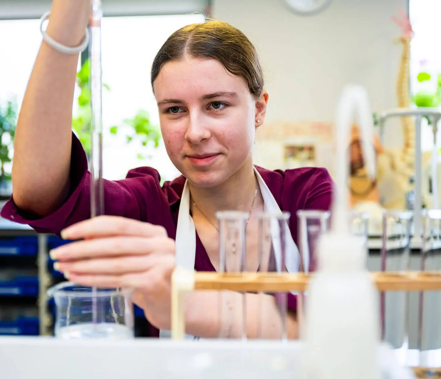 img - girl student in science class