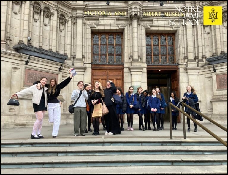 V and A Trip GCSE and A Level Photography and Textiles Students