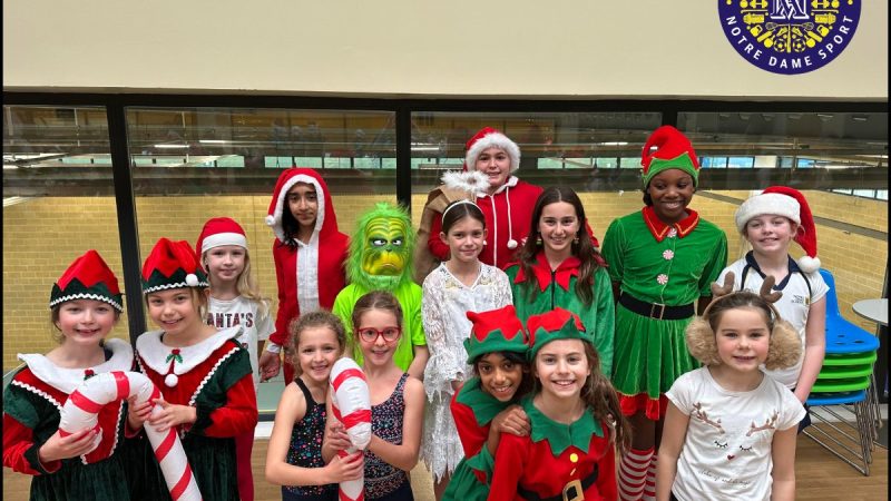 Sports Posts Santa Splash Swimming Event 2025