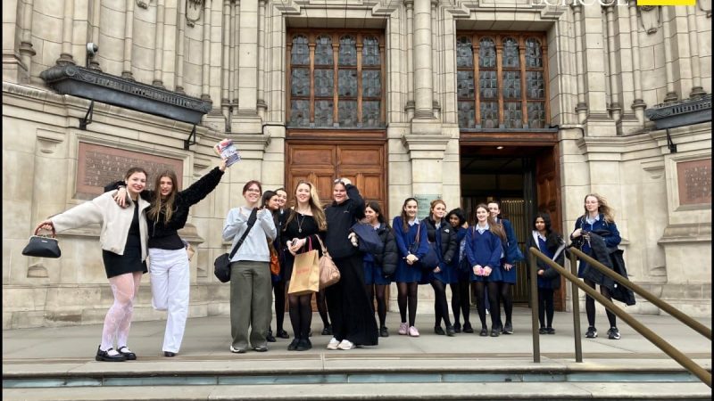 V and A Trip GCSE and A Level Photography and Textiles Students