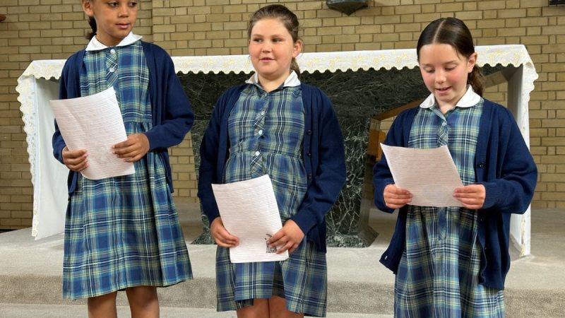Year 3 Reading Their Prayers